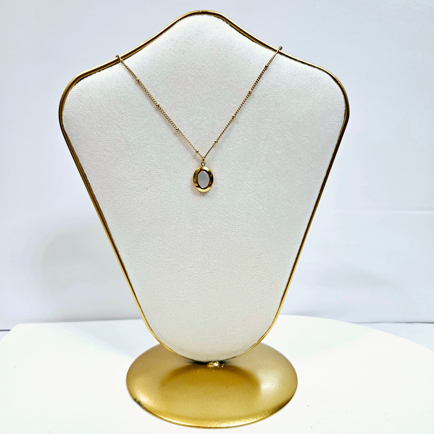 White Shell Oval Necklace