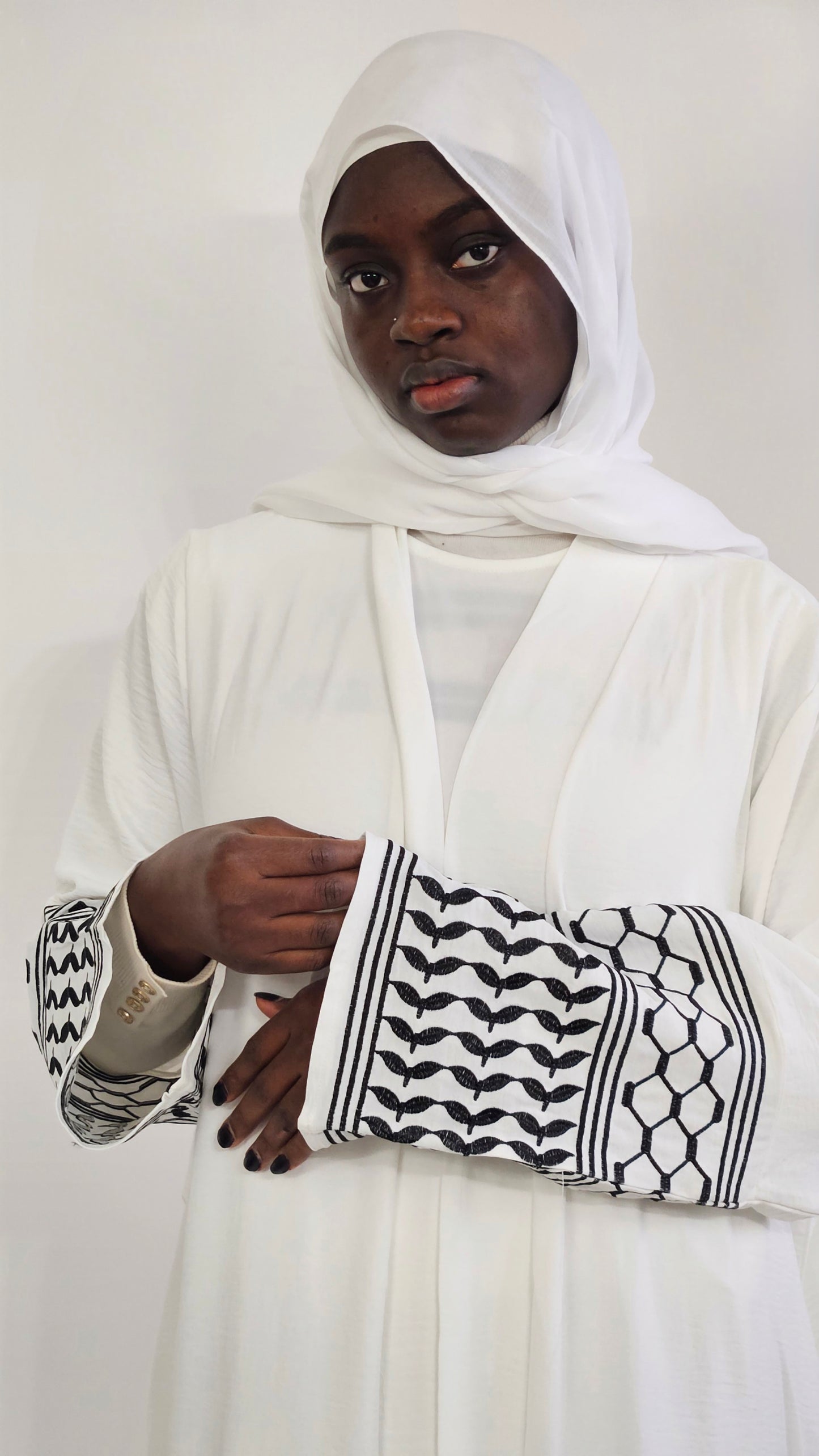 Palestine Keffiyeh Abaya - White & Black Embroidery