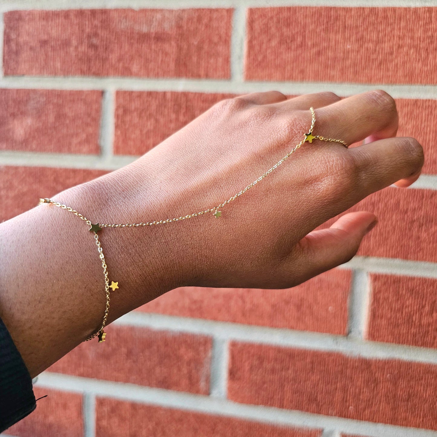 Dainty Star Trail Hand Chain - Gold
