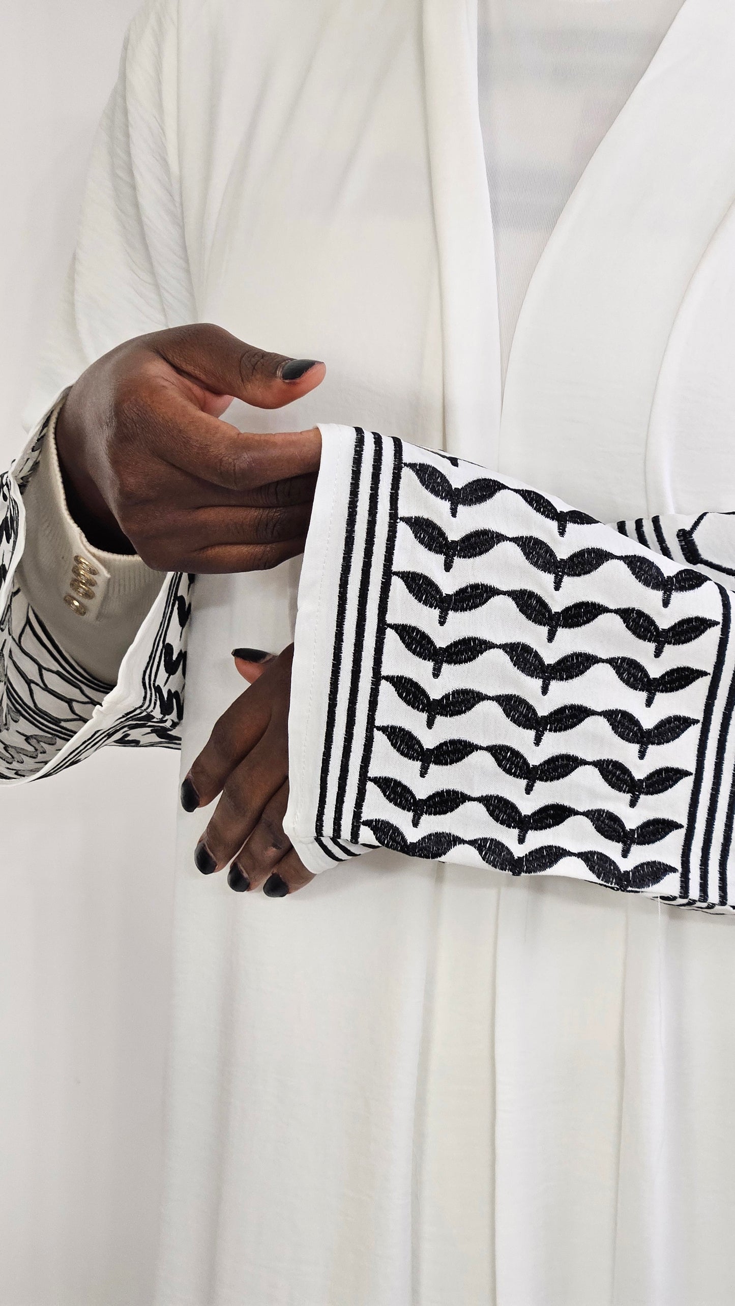 Palestine Keffiyeh Abaya - White & Black Embroidery