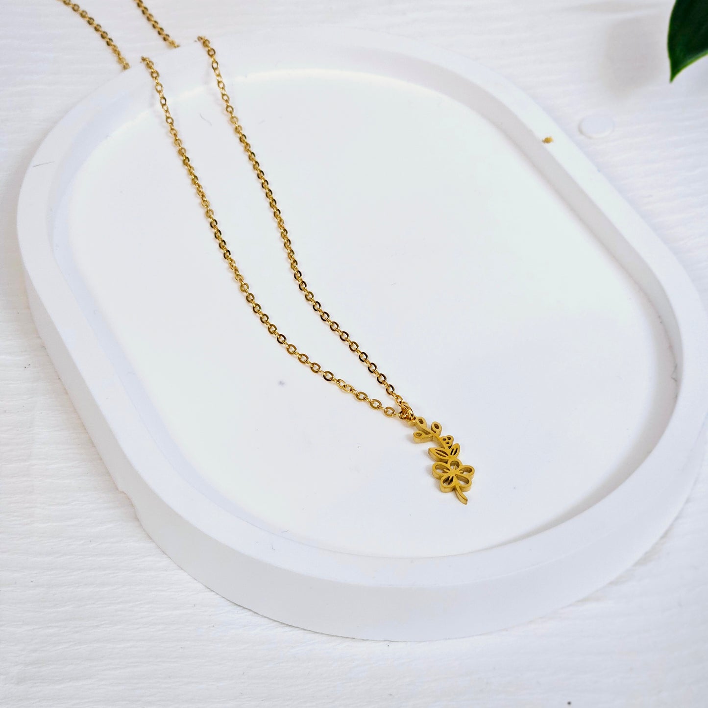 Flower Outline Necklace - Flower: Lily of the Valley