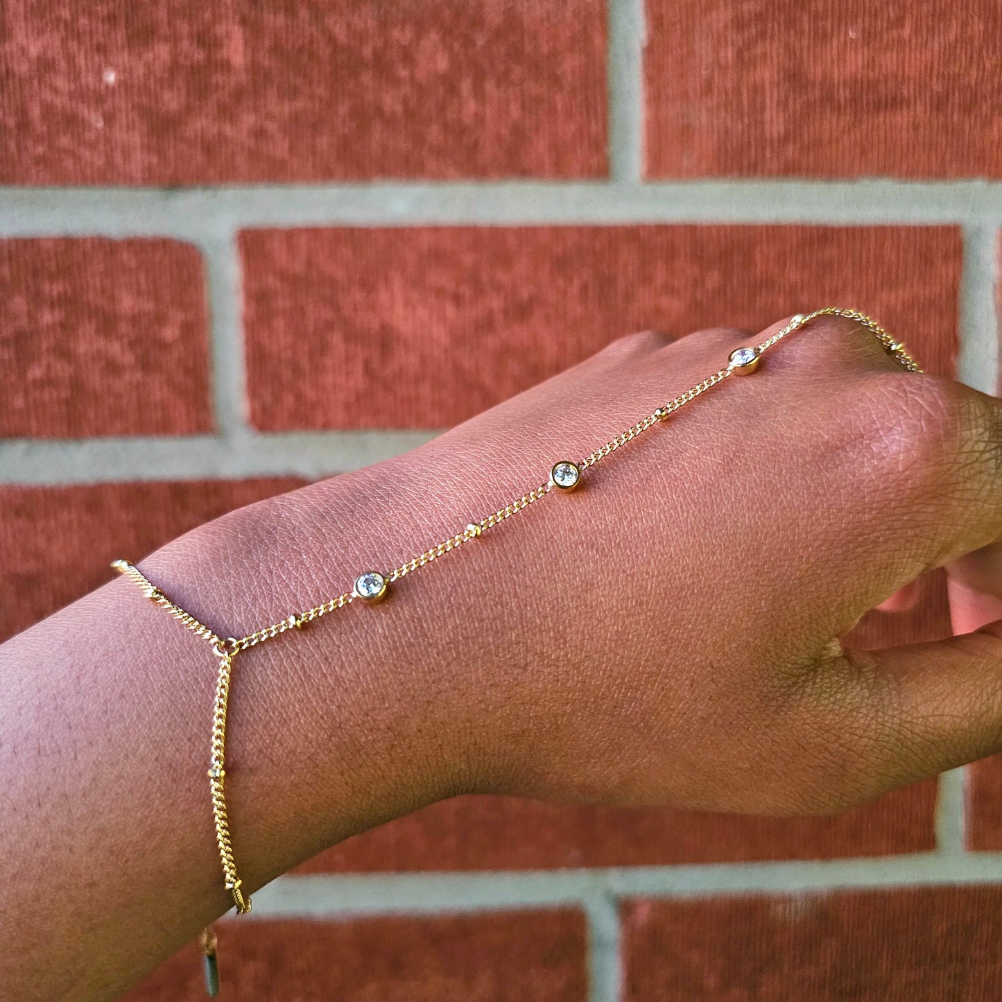 Iraya Dotted 3 gem Hand Chain- Gold