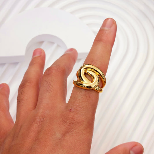 Thick Interlacing Ring
